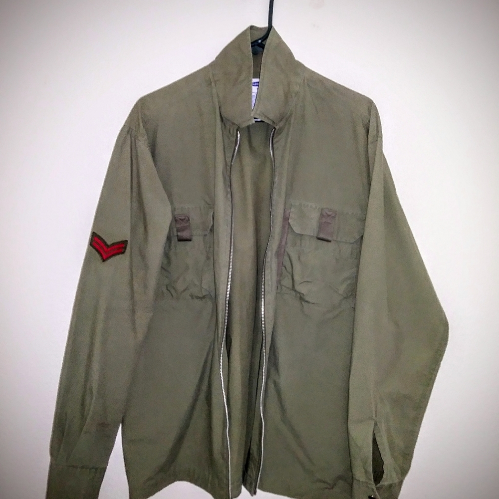 Old Navy Men's light weight coat/shirt